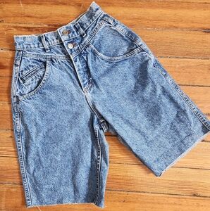 Lee Vintage 80s Blue Denim Cutoff Ultra High Rise Tapered Bermuda Jean Shorts